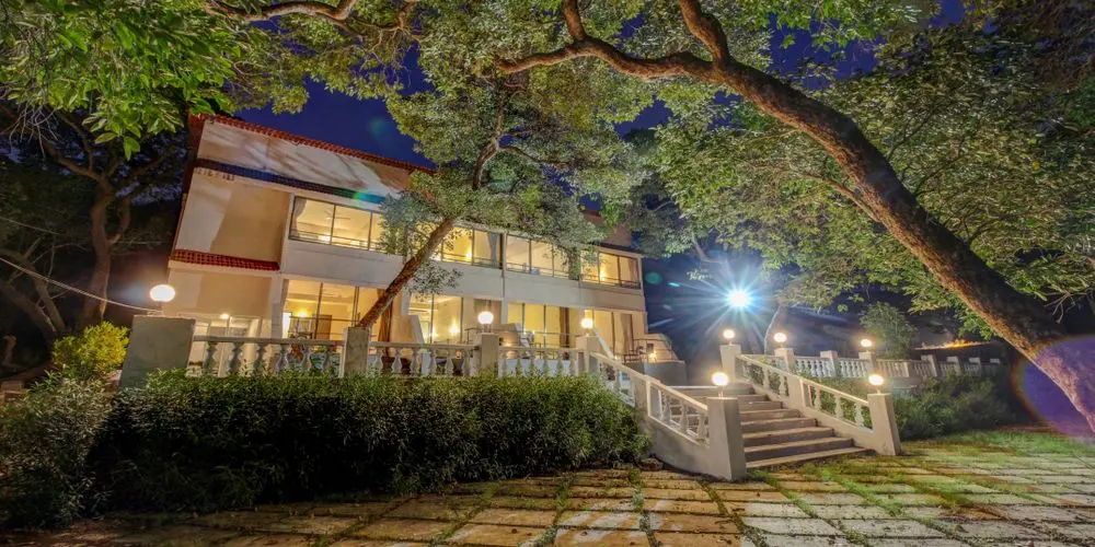 2 nights Regal woodside package